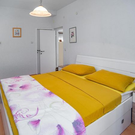 Apartments By The Sea Sumpetar, Omis - 2808 الغرفة الصورة