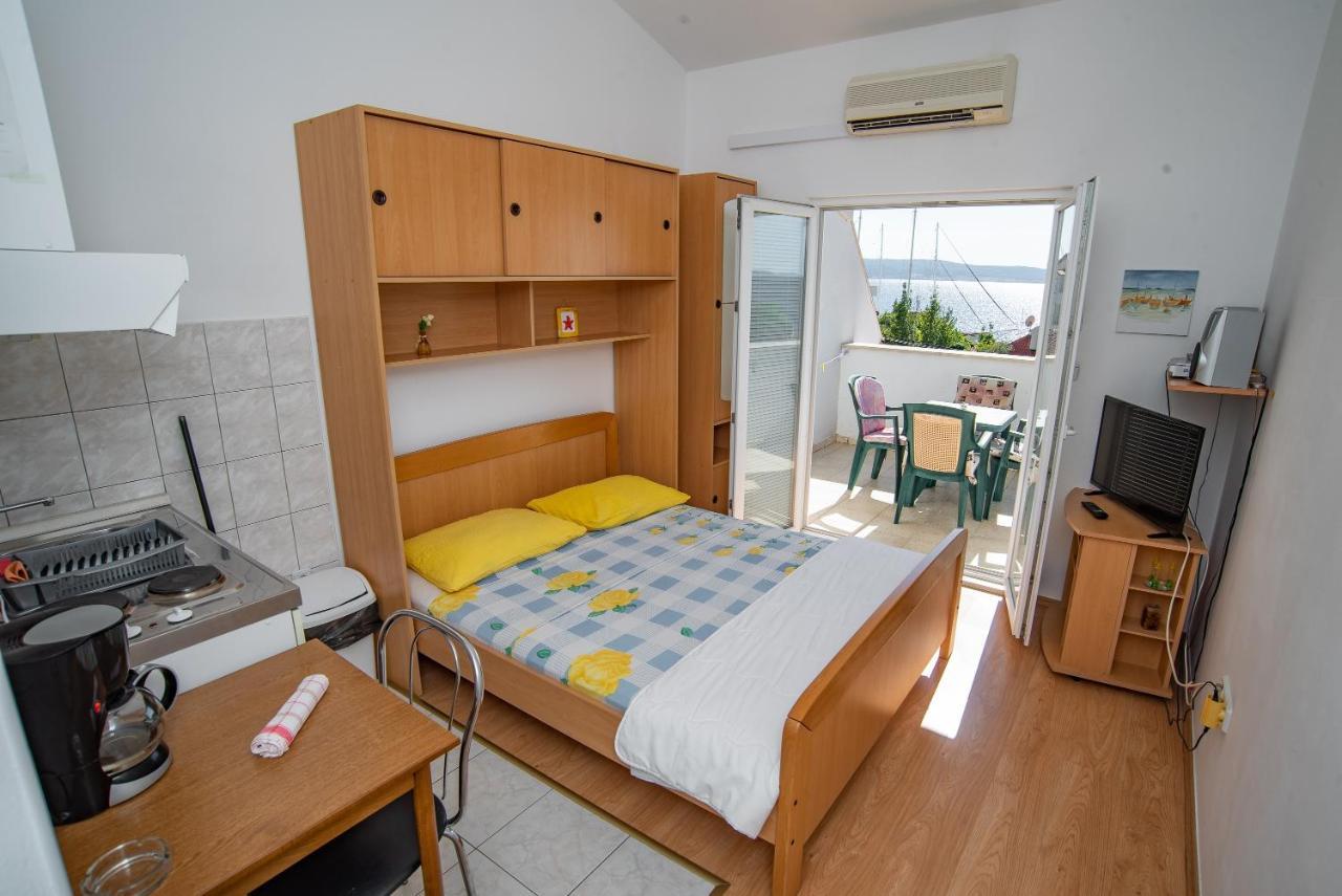 Apartments By The Sea Sumpetar, Omis - 2808 المظهر الخارجي الصورة