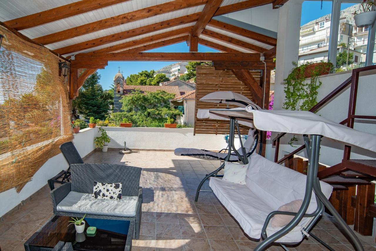 Apartments By The Sea Sumpetar, Omis - 2808 المظهر الخارجي الصورة
