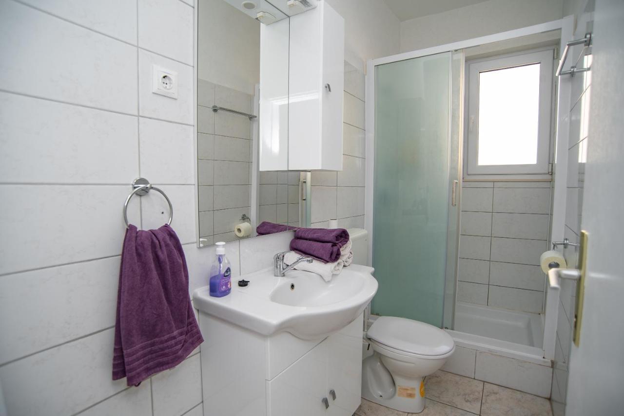 Apartments By The Sea Sumpetar, Omis - 2808 المظهر الخارجي الصورة