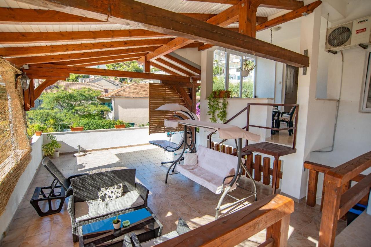 Apartments By The Sea Sumpetar, Omis - 2808 المظهر الخارجي الصورة