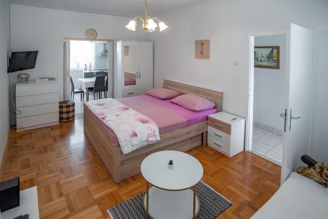 Apartments By The Sea Sumpetar, Omis - 2808 المظهر الخارجي الصورة