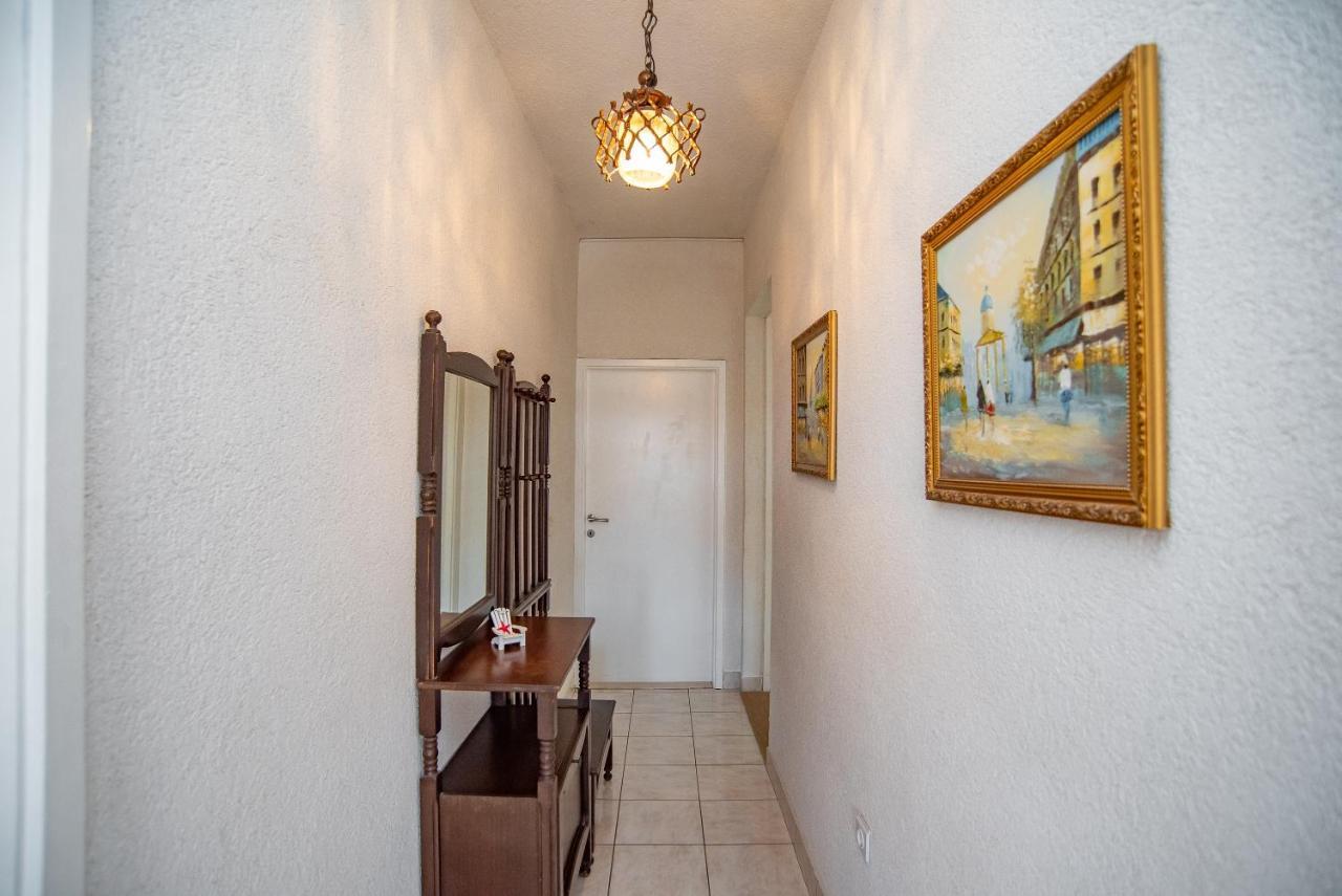 Apartments By The Sea Sumpetar, Omis - 2808 المظهر الخارجي الصورة