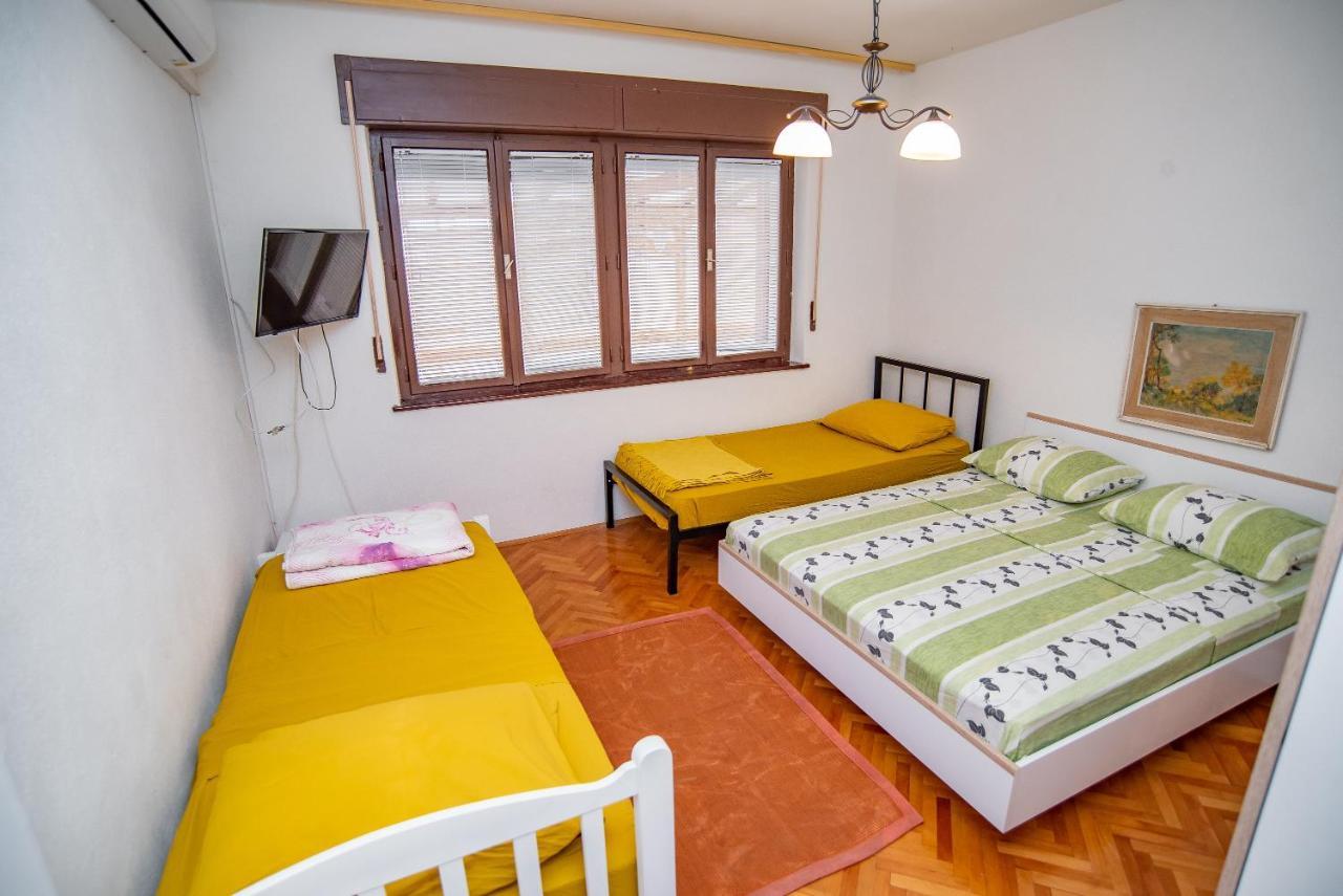 Apartments By The Sea Sumpetar, Omis - 2808 المظهر الخارجي الصورة