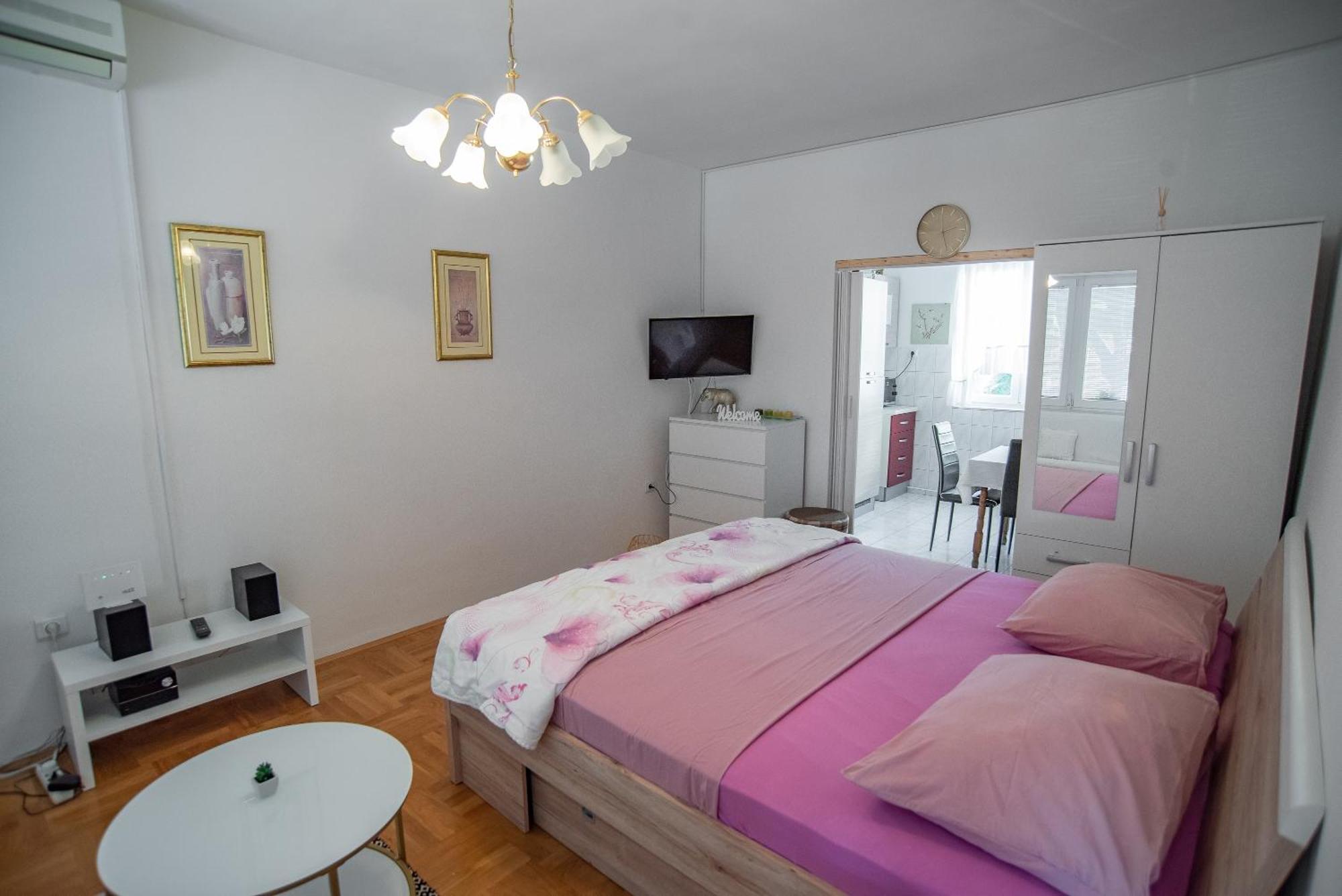 Apartments By The Sea Sumpetar, Omis - 2808 الغرفة الصورة