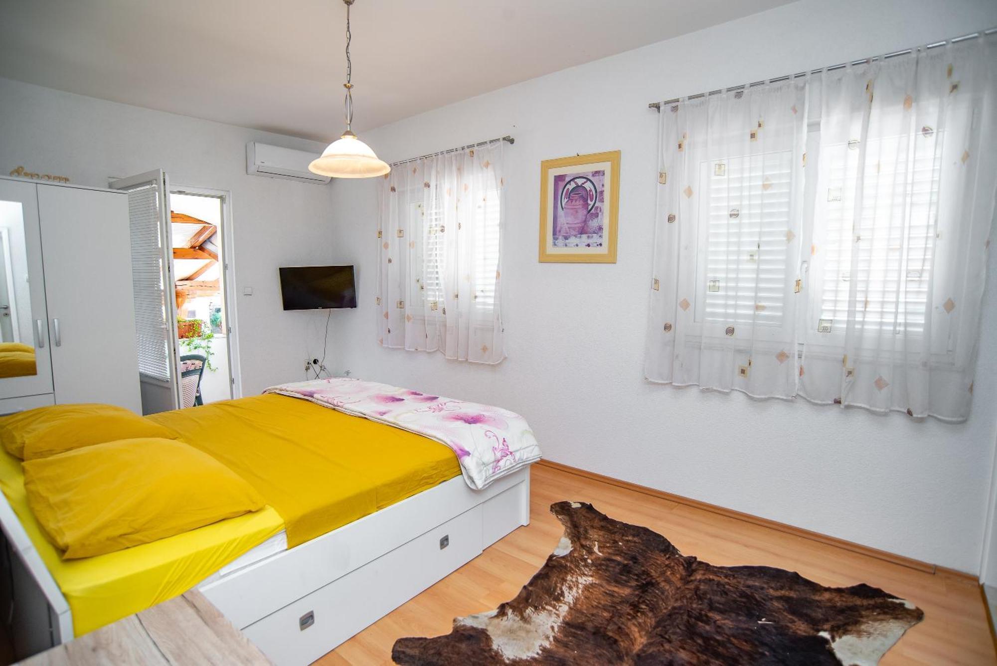 Apartments By The Sea Sumpetar, Omis - 2808 الغرفة الصورة