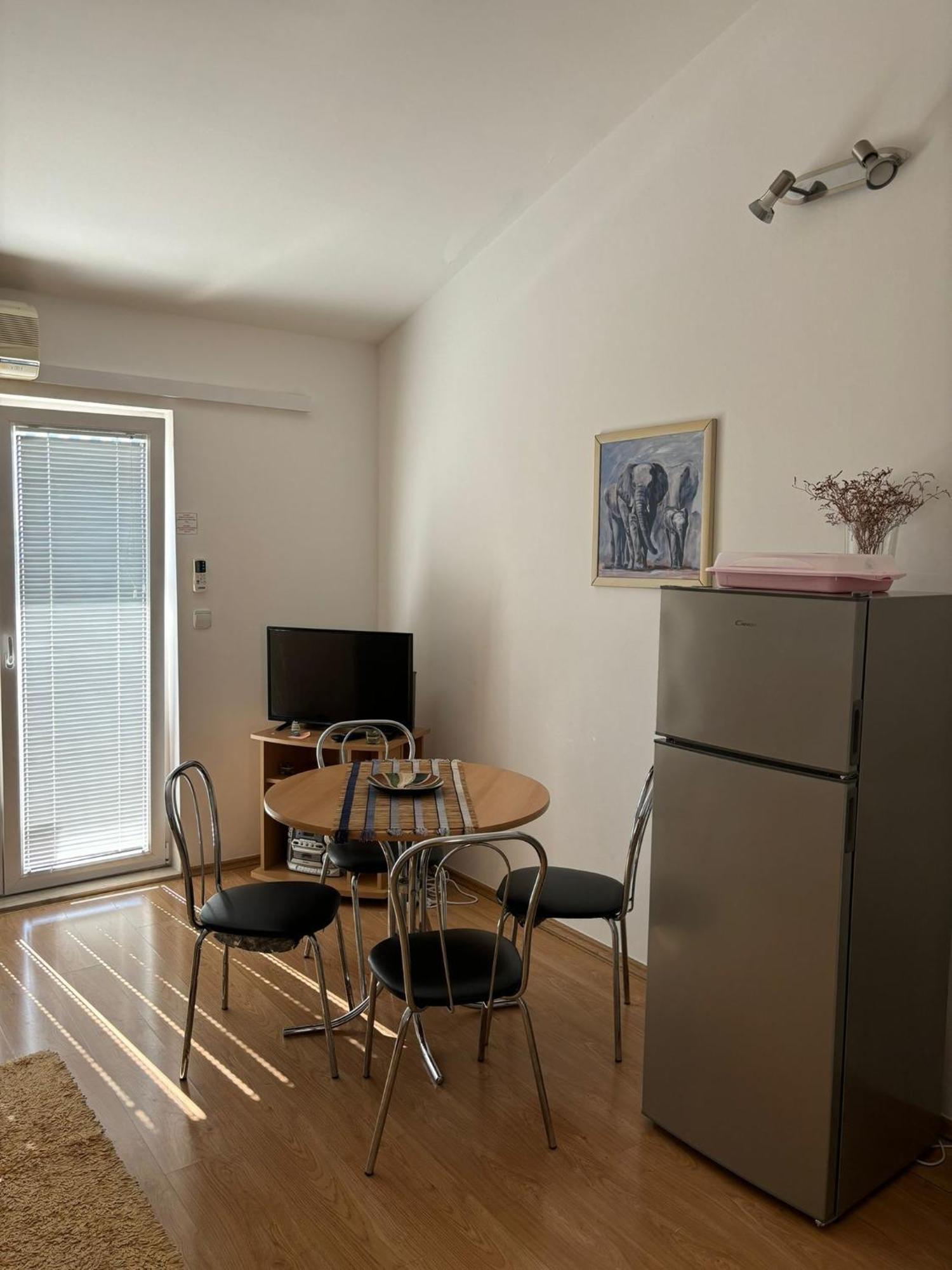 Apartments By The Sea Sumpetar, Omis - 2808 الغرفة الصورة