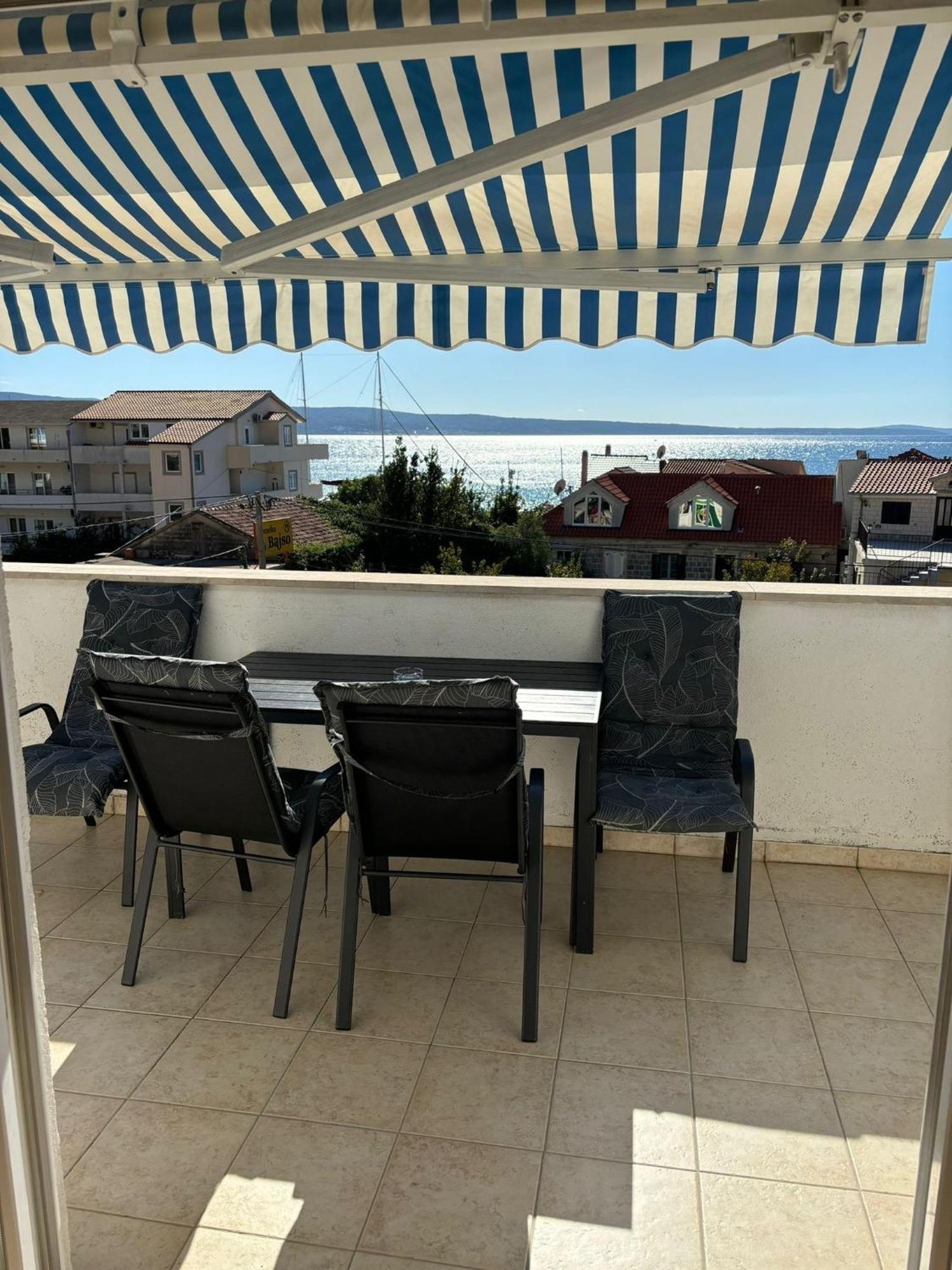 Apartments By The Sea Sumpetar, Omis - 2808 المظهر الخارجي الصورة