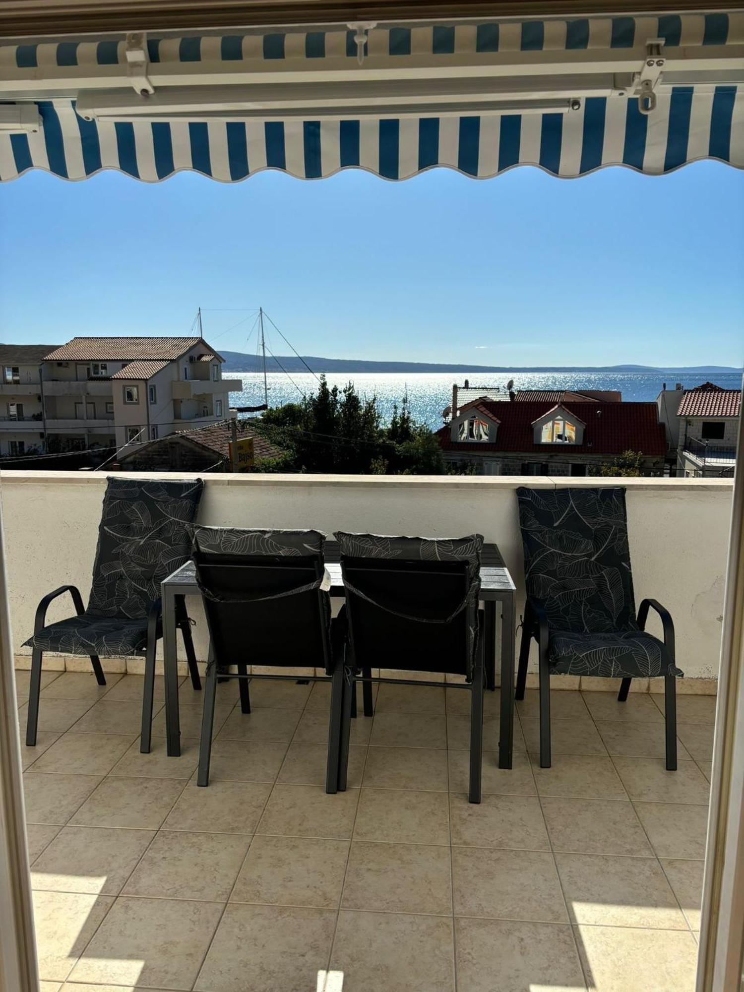 Apartments By The Sea Sumpetar, Omis - 2808 المظهر الخارجي الصورة